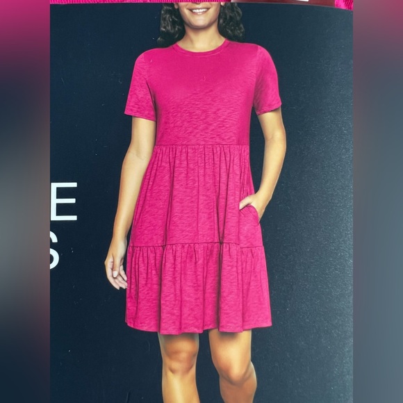 Gap Ladies Short Sleeve Tiered Dress - Picture 3 of 7